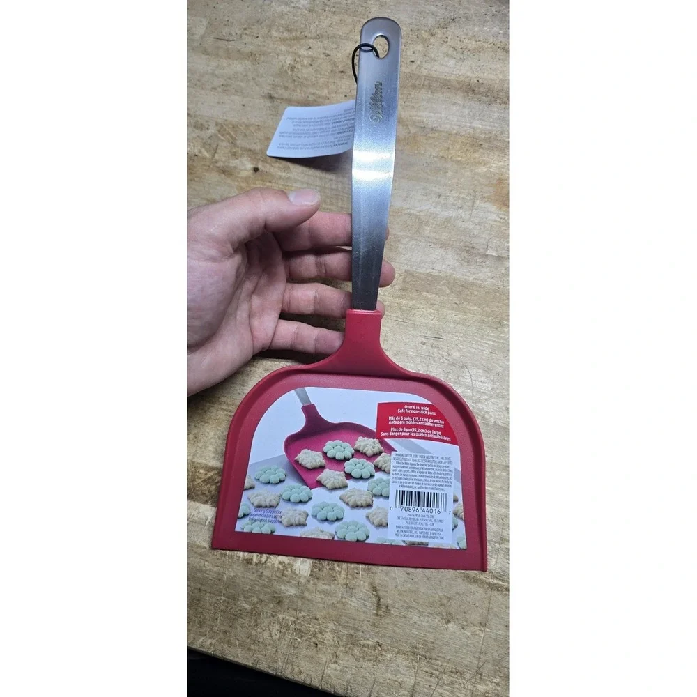 Wilton The Really Big Spatula Over 6